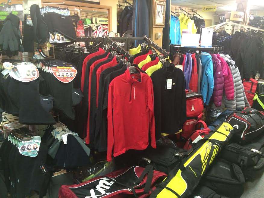 Winter Globe Sports | 6152 W Belmont Ave, Chicago, IL 60634, USA | Phone: (773) 736-0900