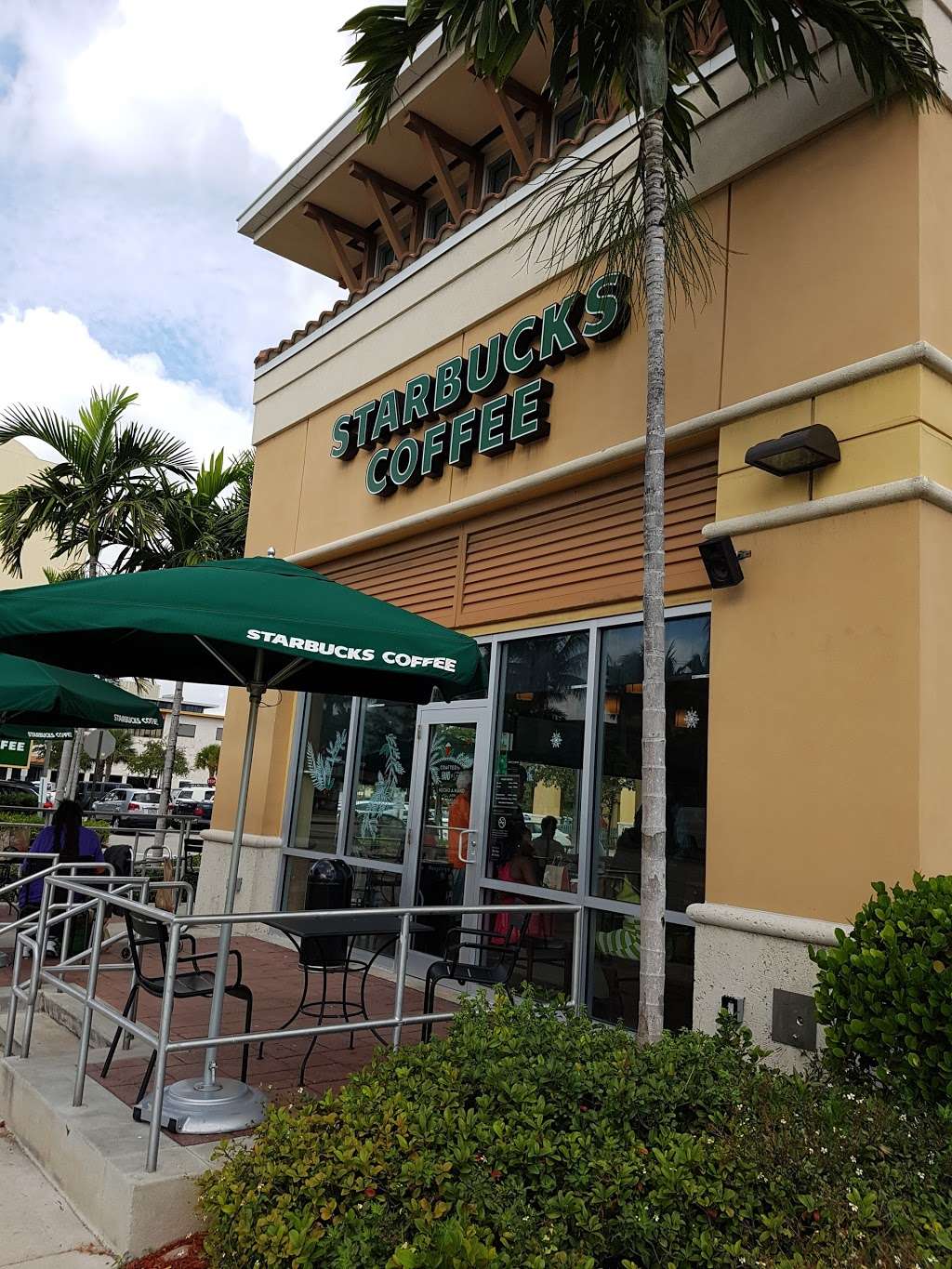 Starbucks | 2519 E Sunrise Blvd, Fort Lauderdale, FL 33304, USA | Phone: (954) 564-8255