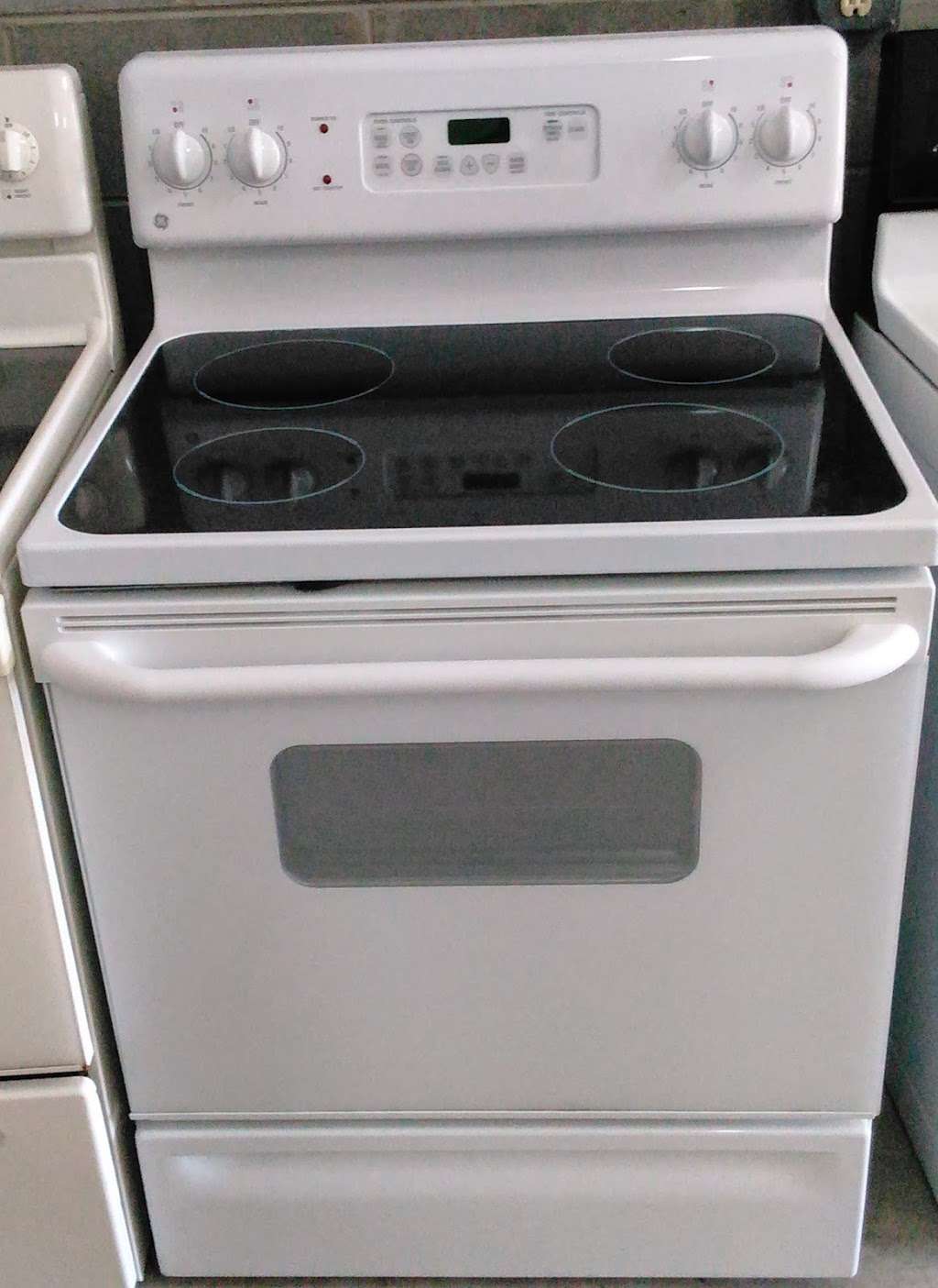 Quality Used Appliances | Photo 9 of 10 | Address: 7590 E Hwy 25, Belleview, FL 34420, USA | Phone: (352) 434-2204