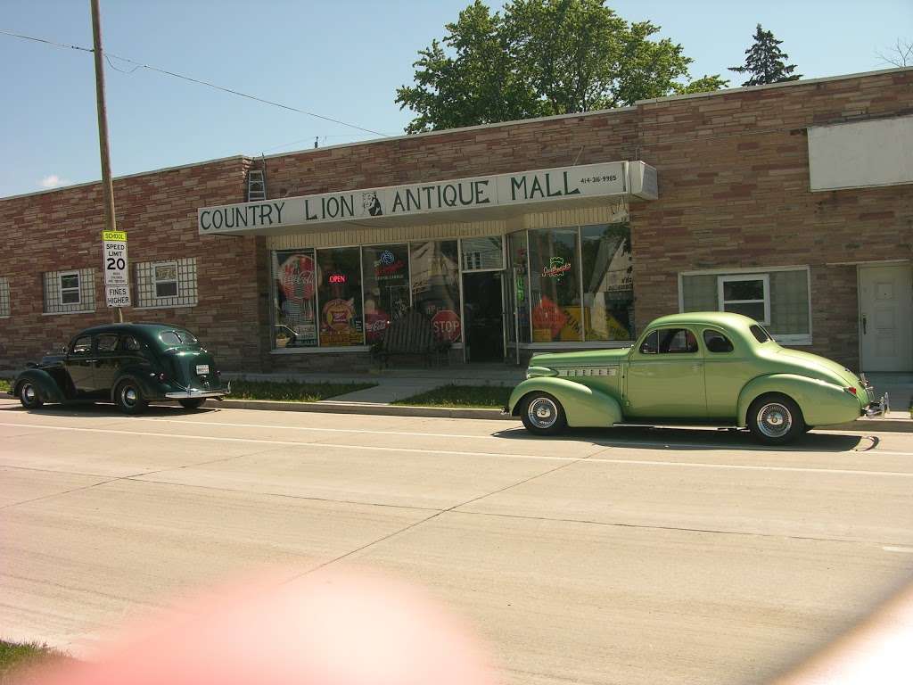 Country Lion Antique Mall | 4330 S Howell Ave, Milwaukee, WI 53207, USA | Phone: (414) 316-9985