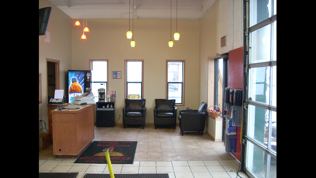 Oil Express | 1340 Lee St, Des Plaines, IL 60018, USA | Phone: (847) 296-7059