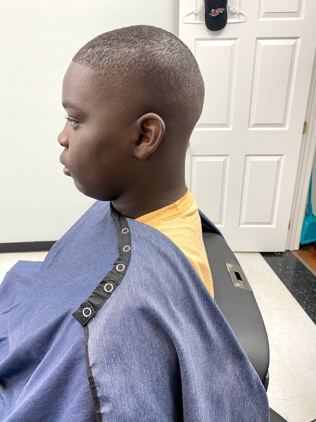 Zoneton Barbershop | 6434 N Preston Hwy #6A, Louisville, KY 40229, USA | Phone: (502) 277-9009