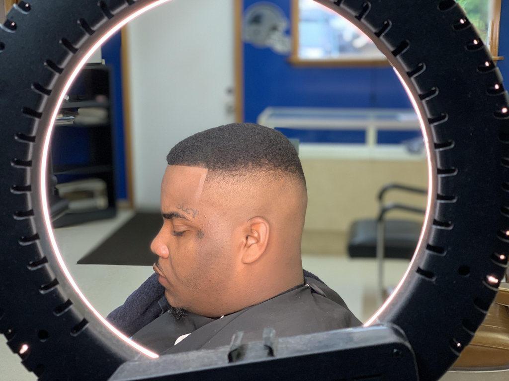 Fresh Cuts Barbershop | 320 Monroe St, Statesville, NC 28625, USA | Phone: (704) 498-6609