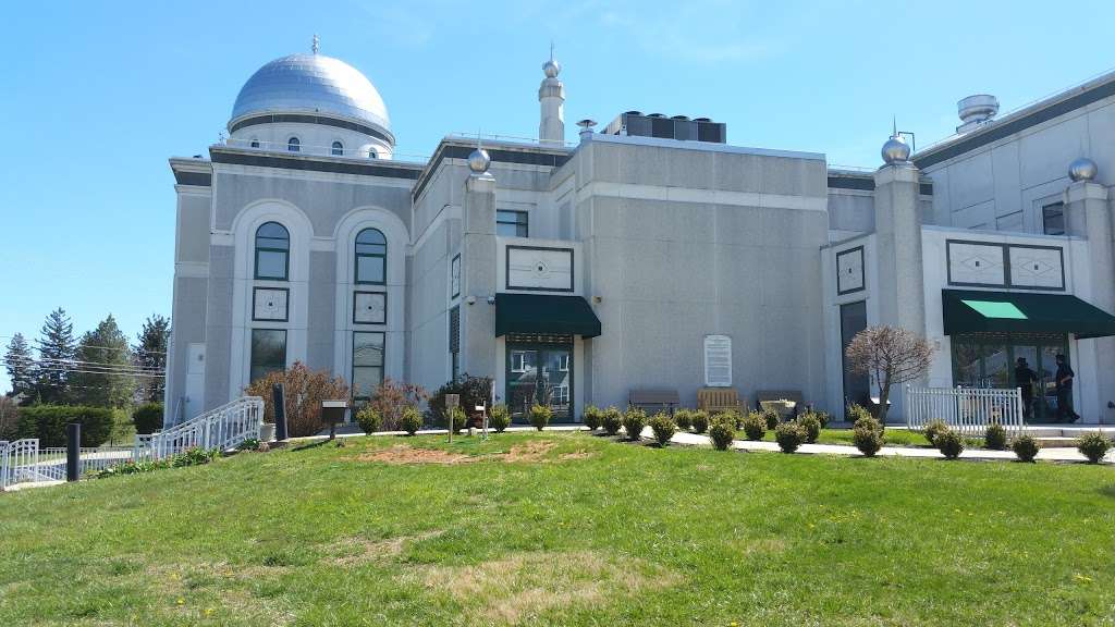 Baitur Rahman Mosque مسجد | 15000 Good Hope Rd, Silver Spring, MD 20905, USA | Phone: (301) 879-0110