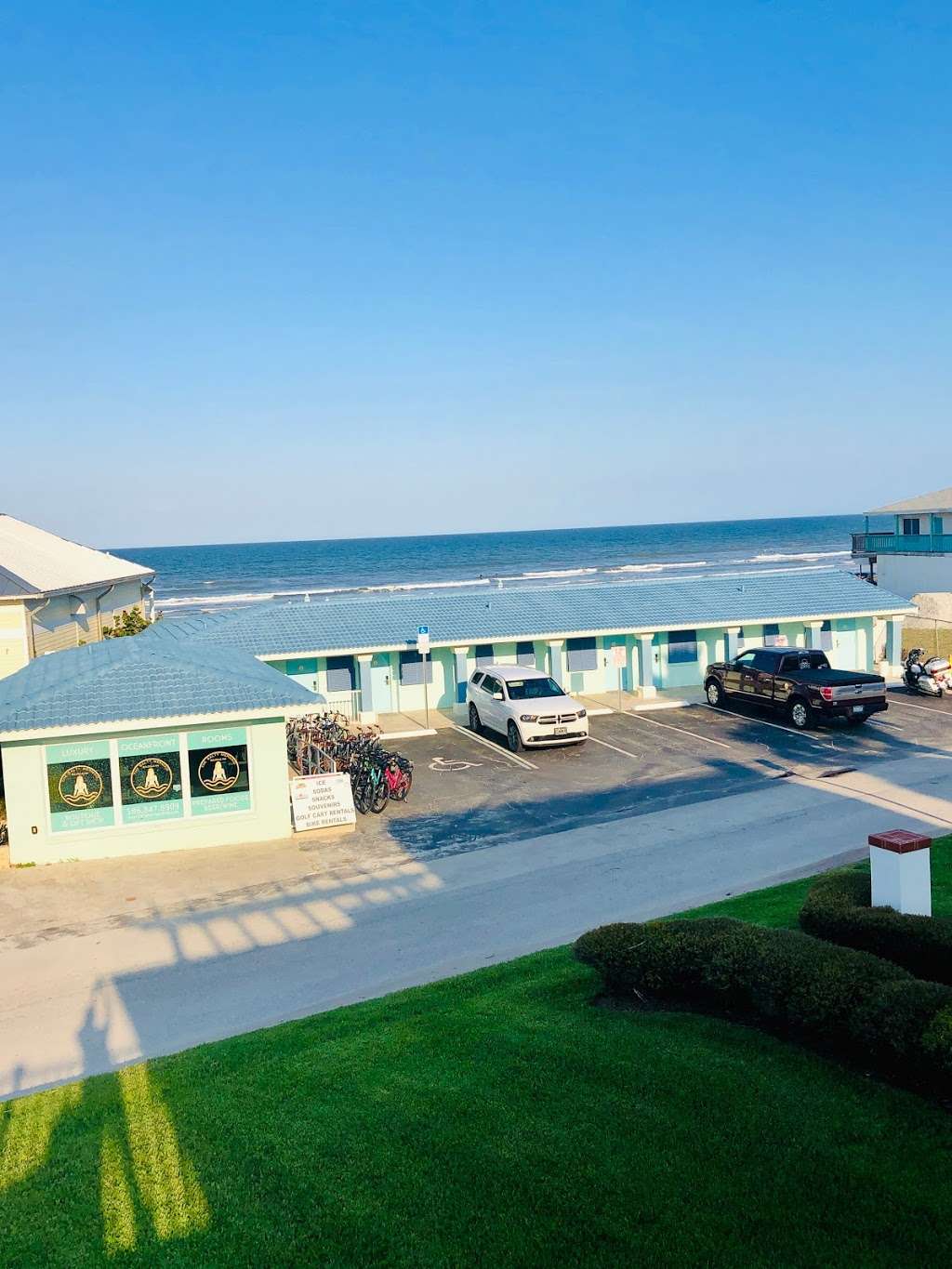 The Salty Mermaid Oceanfront Hotel | 301 Buenos Aires St, New Smyrna Beach, FL 32169, USA | Phone: (386) 847-8909