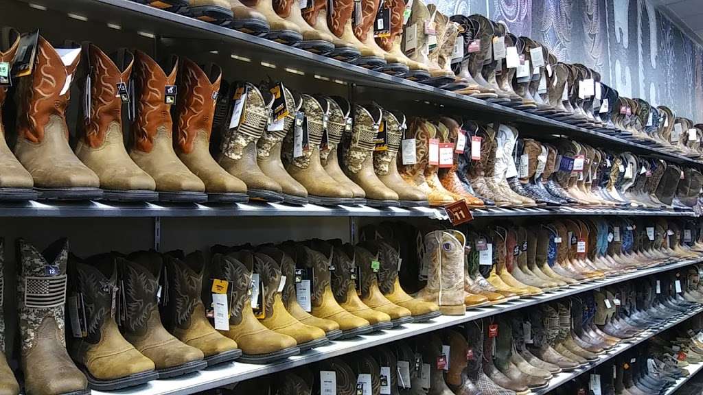 Boot Barn Shoe Store 960 Sixth St Ste 104 Norco Ca 92860 Usa