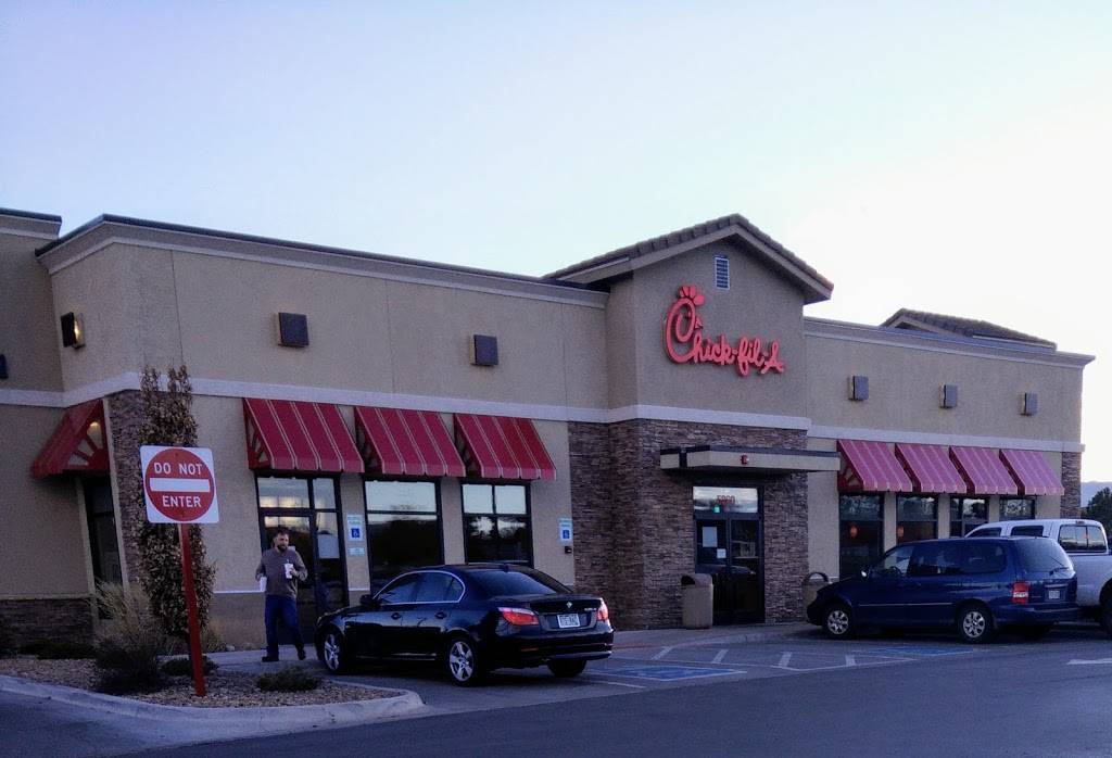 Chick-fil-A | 5260 S Wadsworth Blvd, Littleton, CO 80123, USA | Phone: (720) 922-1999