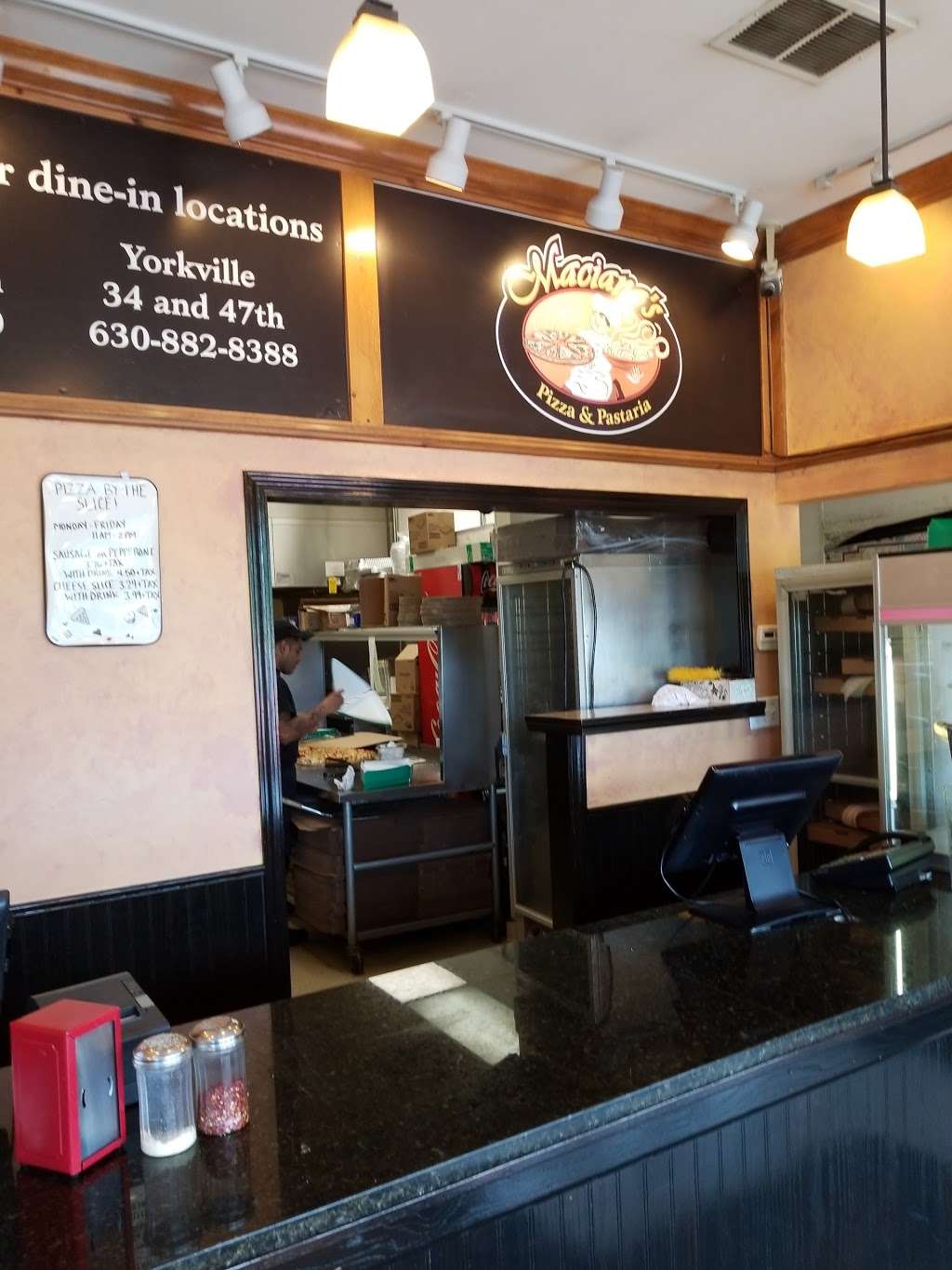 Macianos Pizza & Pastaria | 746 Butterfield Rd, North Aurora, IL 60542, USA | Phone: (630) 966-9090