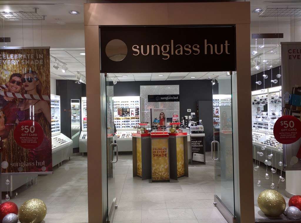 Sunglass Hut | 200 E Pratt St, Baltimore, MD 21202, USA | Phone: (410) 752-7291