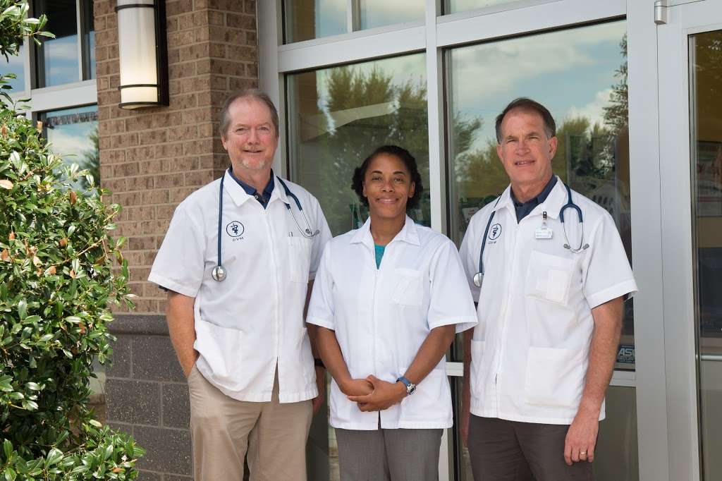 Foster Animal Clinic at Parkway Commons | 3805 Concord Pkwy S #124, Concord, NC 28027, USA | Phone: (704) 262-7387