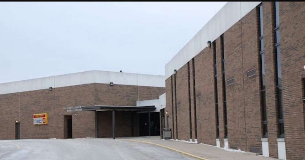 Freeland Elementary/Middle School | 400 Alvin St, Freeland, PA 18224 | Phone: (570) 459-3221