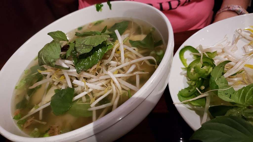 Pho Au Lac | 158 Tuskawilla Rd Suite 1300, Winter Springs, FL 32708 | Phone: (407) 278-3113