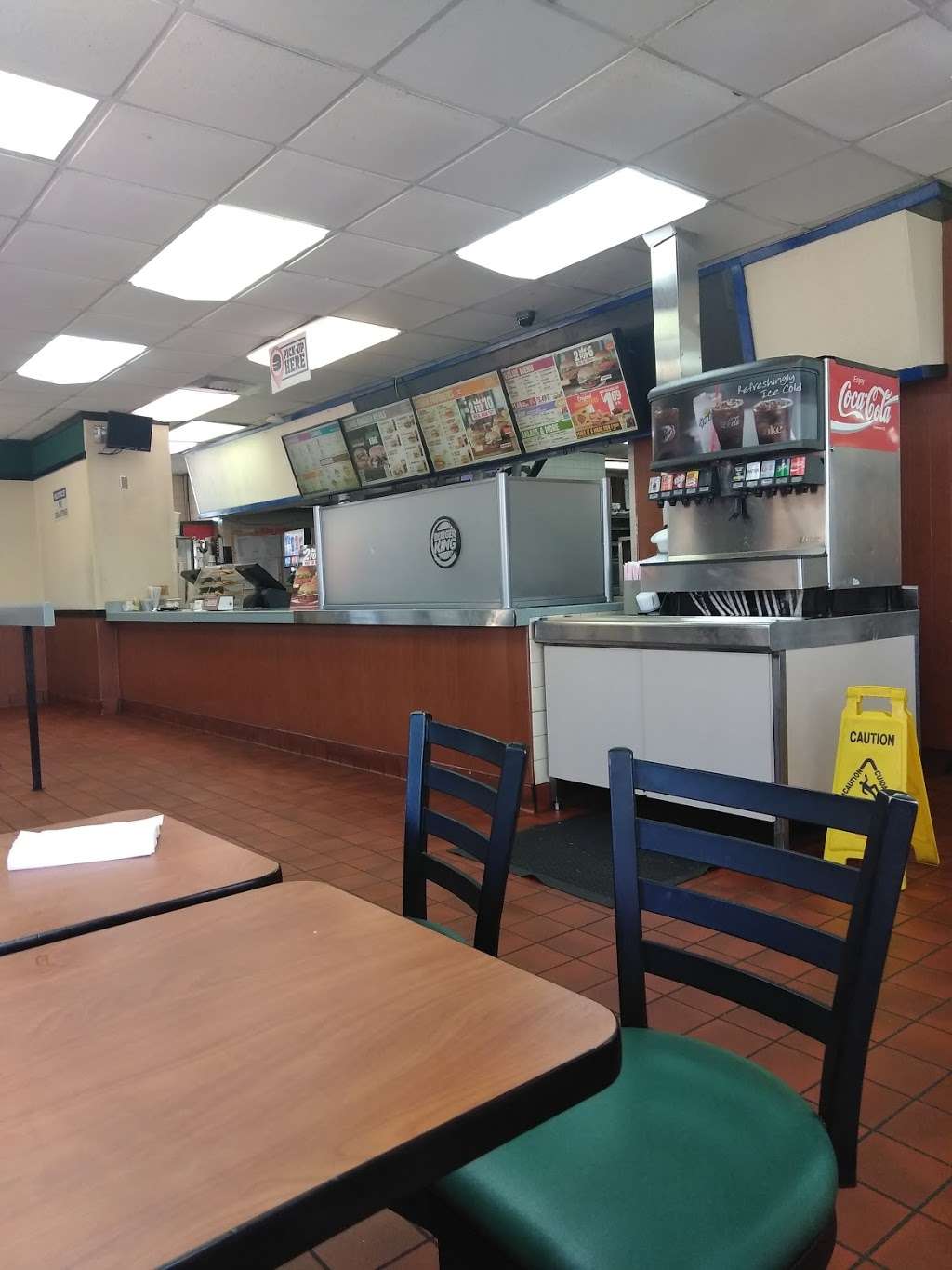 Burger King | 400 E Cass St, Joliet, IL 60432, USA | Phone: (815) 727-4059