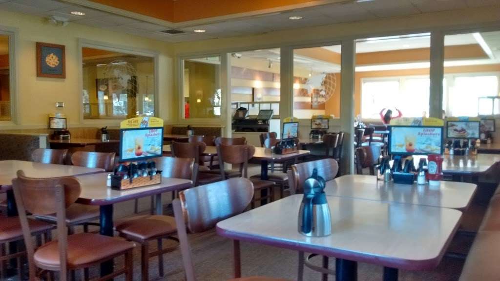 IHOP | 2745 4th St Fulton Market Place, Santa Rosa, CA 95405, USA | Phone: (707) 579-4000