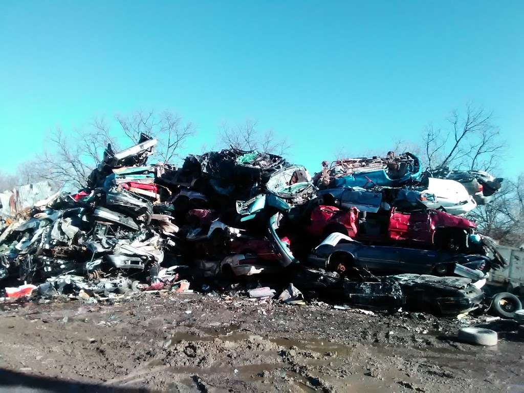 Alvy Wise Salvage Yard | 22527 Mitchell Rd, Tonganoxie, KS 66086, USA | Phone: (913) 972-0240