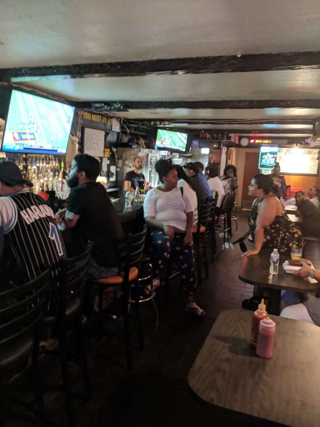 Roses Tavern | 7365 Elmwood Ave, Philadelphia, PA 19153, USA | Phone: (215) 492-7167