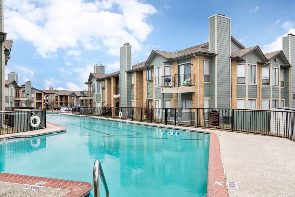 Lake Village West Apartments | 5013 Peninsula Way #103, Garland, TX 75043, USA | Phone: (469) 609-1231