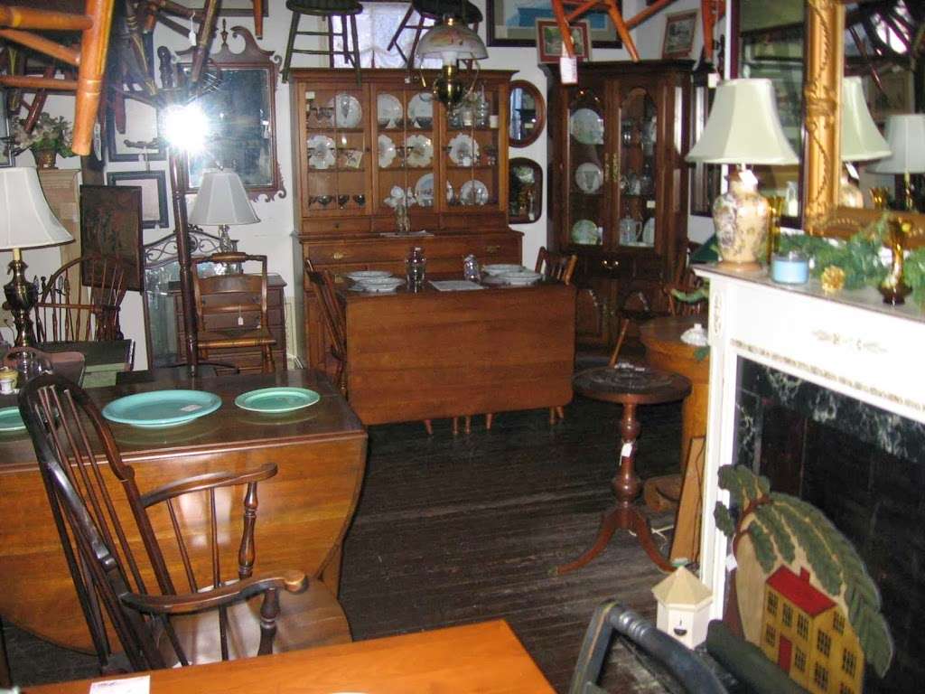 Sanatoga Antiques & Collctbles | 2933 E High St, Sanatoga, PA 19464 | Phone: (610) 326-8773