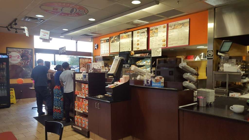 Dunkin Donuts | Livingston Mall, 112 Eisenhower Pkwy, Livingston, NJ 07039 | Phone: (973) 992-1925