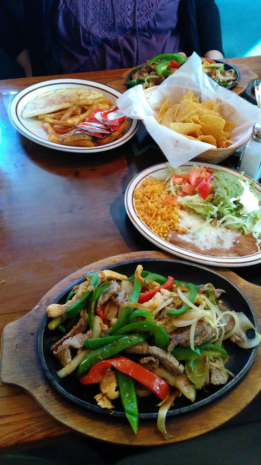 Plaza Garibaldi Mexican Restaurant | 7917 Ritchie Hwy, Glen Burnie, MD 21061 | Phone: (410) 761-2447