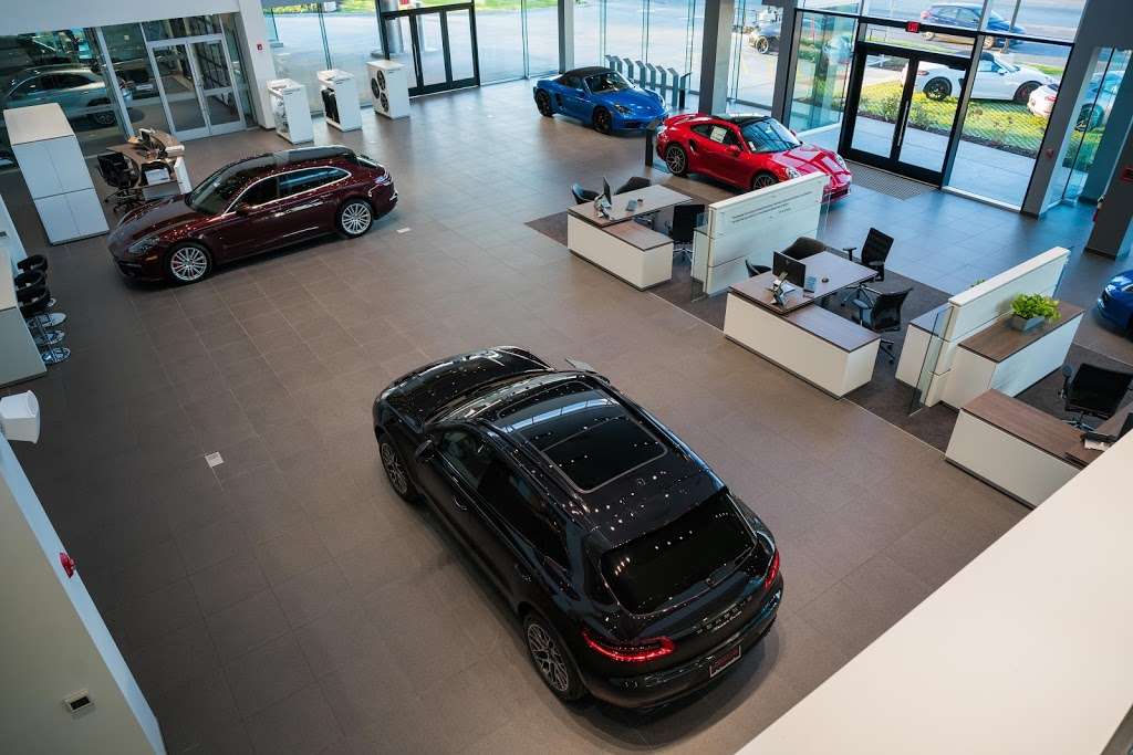 Napleton Westmont Porsche | 201 E Ogden Ave, Westmont, IL 60559 | Phone: (630) 326-3503