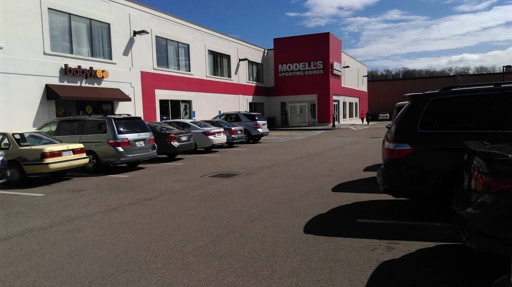 Modells Sporting Goods | 188 Needham St, Newton, MA 02464, USA | Phone: (617) 965-4839