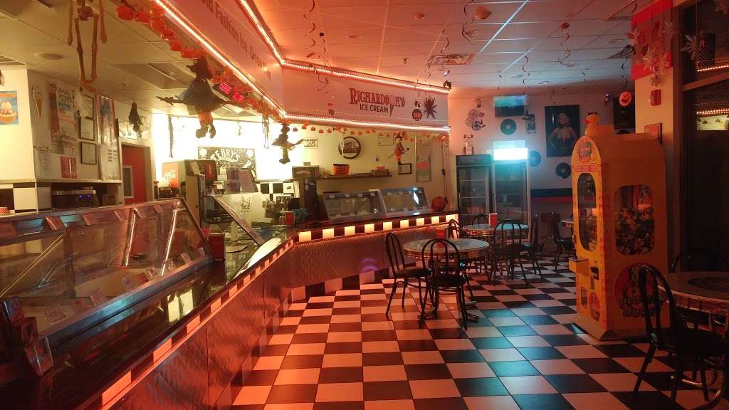 Terrys Old Fashion Ice Cream Shop | 22 Atlantic Ave, Marblehead, MA 01945, USA | Phone: (781) 639-2373