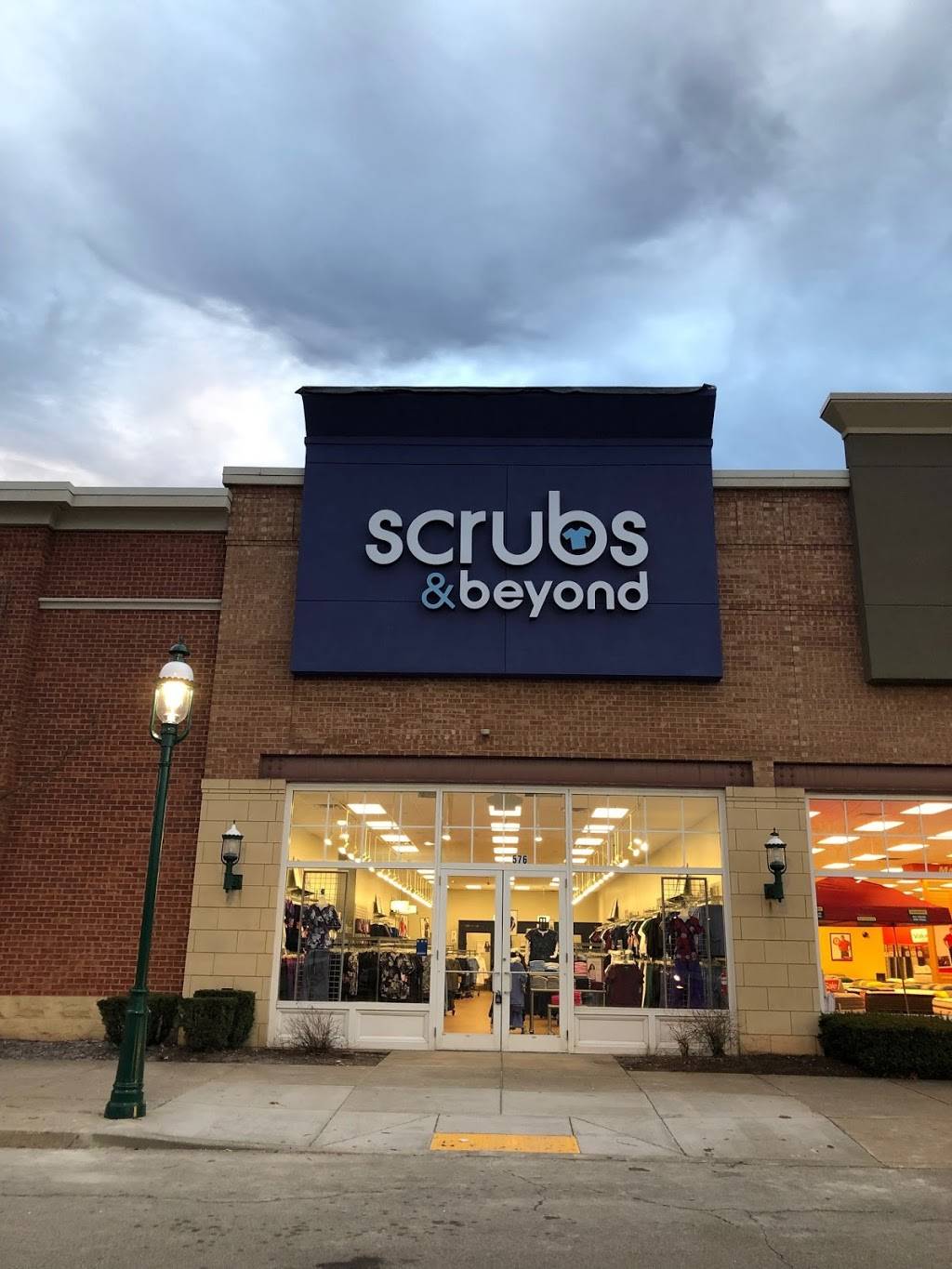 Scrubs & Beyond | 576 E Waterfront Dr, Homestead, PA 15120, USA | Phone: (412) 461-1535