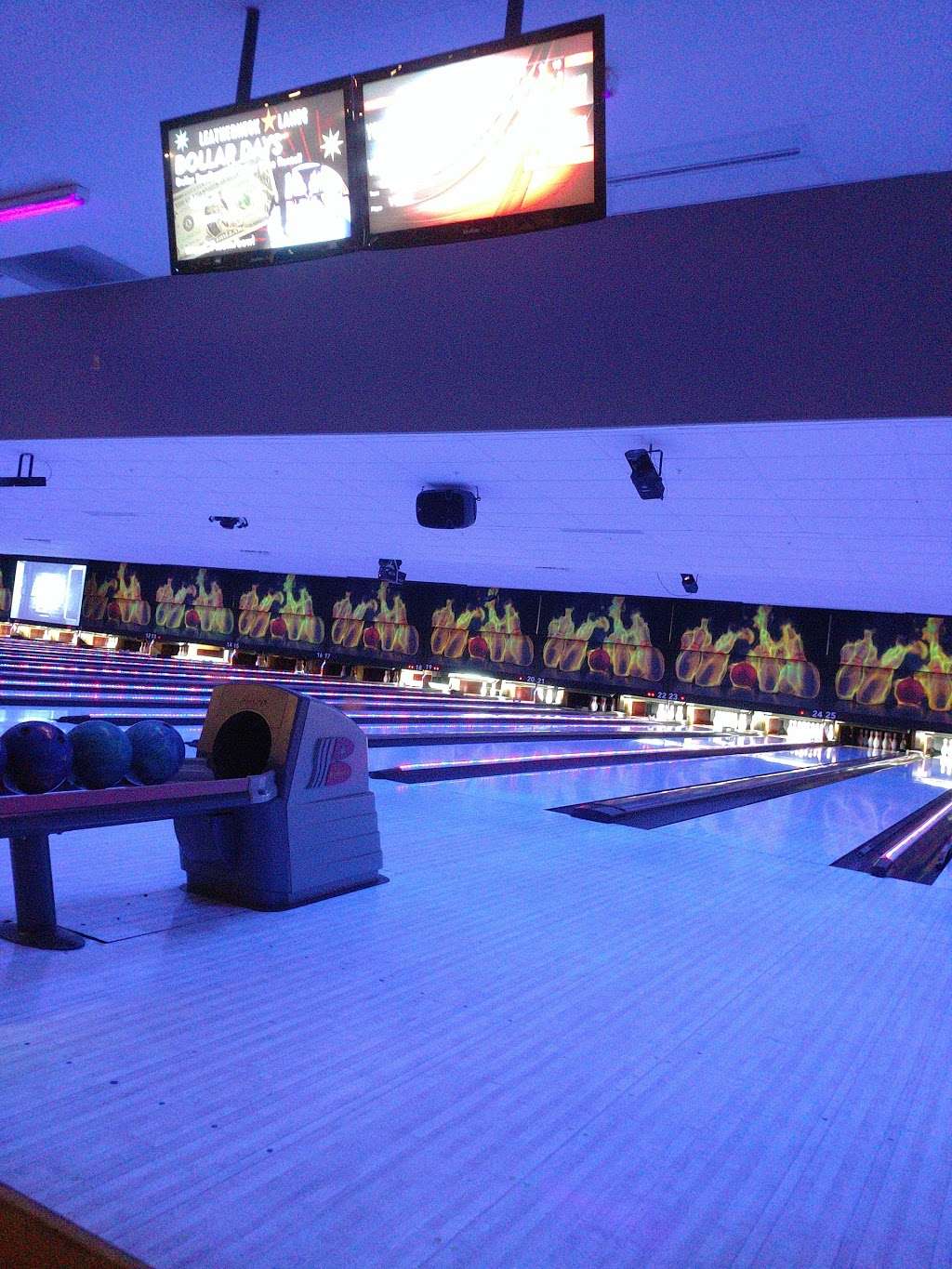 Leatherneck Lanes | 13030 Vandegrift Blvd, Oceanside, CA 92058, USA | Phone: (760) 725-6109