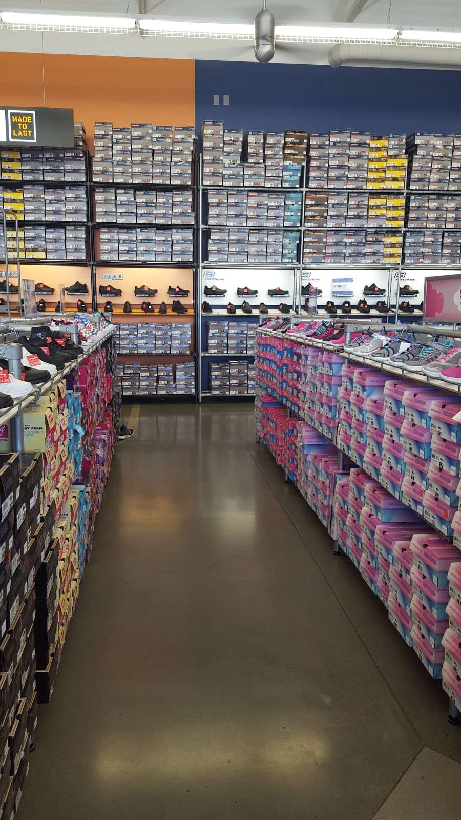 SKECHERS Factory Outlet | 4765 Firestone Blvd #5, South Gate, CA 90280, USA | Phone: (323) 566-2576