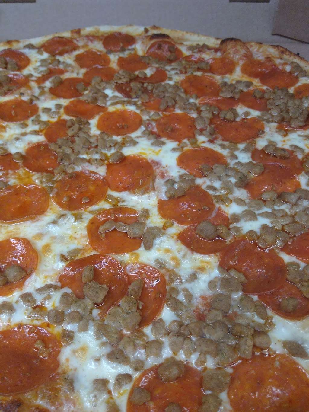 Divinos Pizza | 708 S Peak St, Dallas, TX 75246, USA | Phone: (214) 828-1772