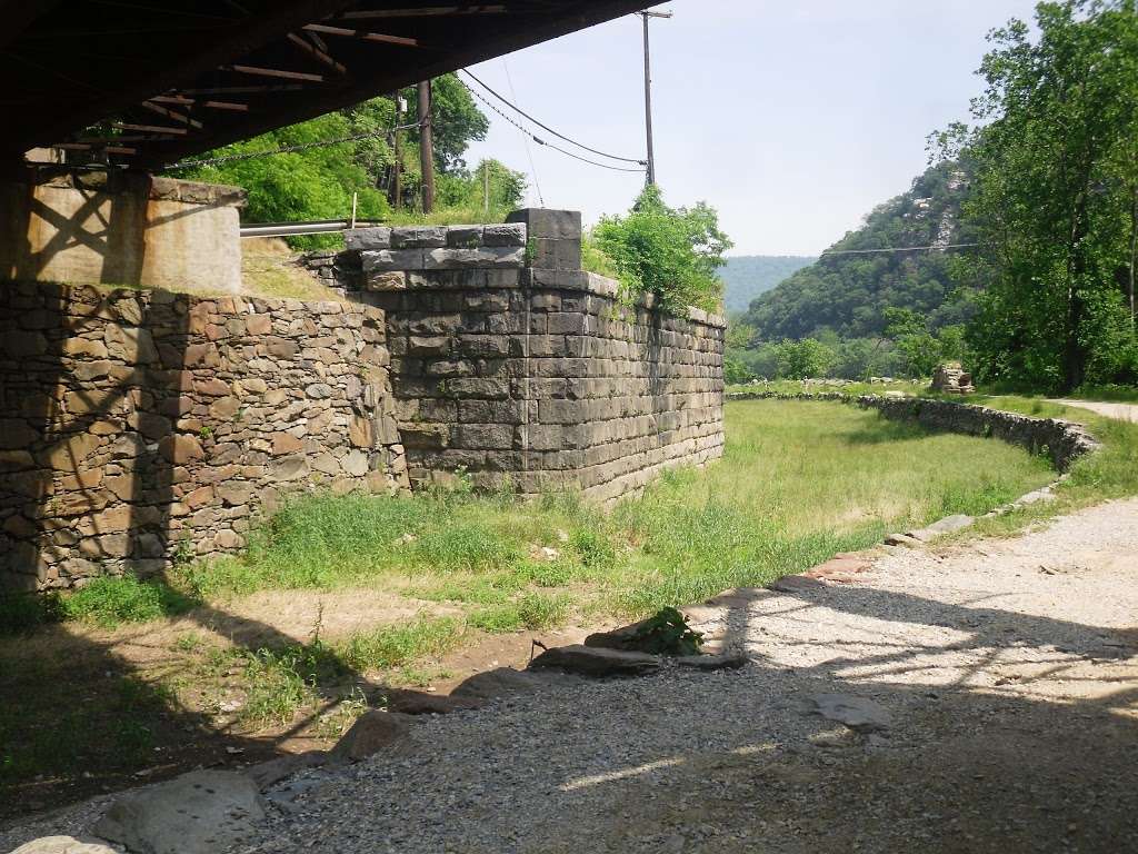 C&O Canal Lock 32 | Chesapeake and Ohio Canal Towpath, Knoxville, MD 21758 | Phone: (301) 739-4200