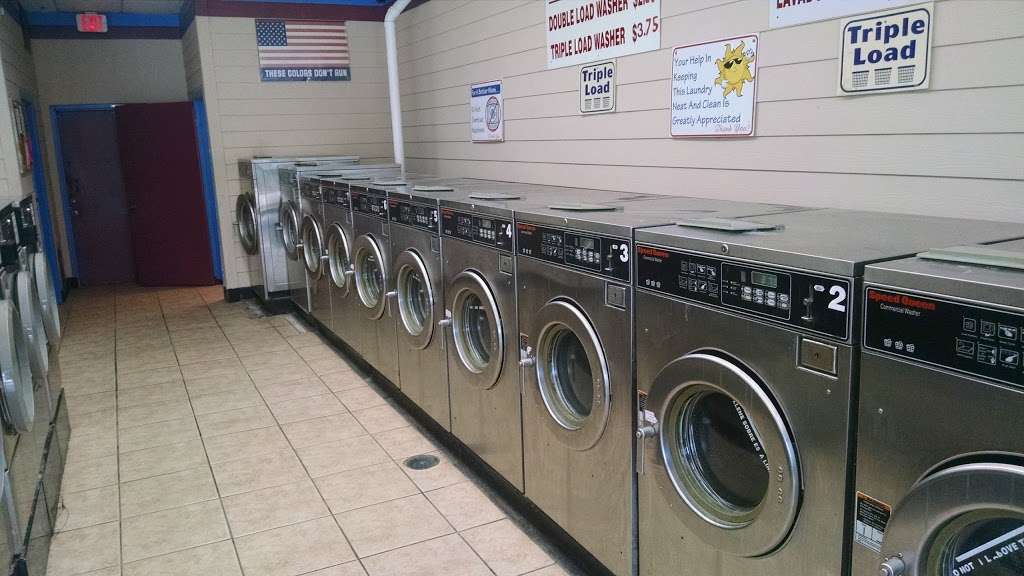 Coin Laundry | 577 Deltona Blvd, Deltona, FL 32725, USA | Phone: (407) 773-3456