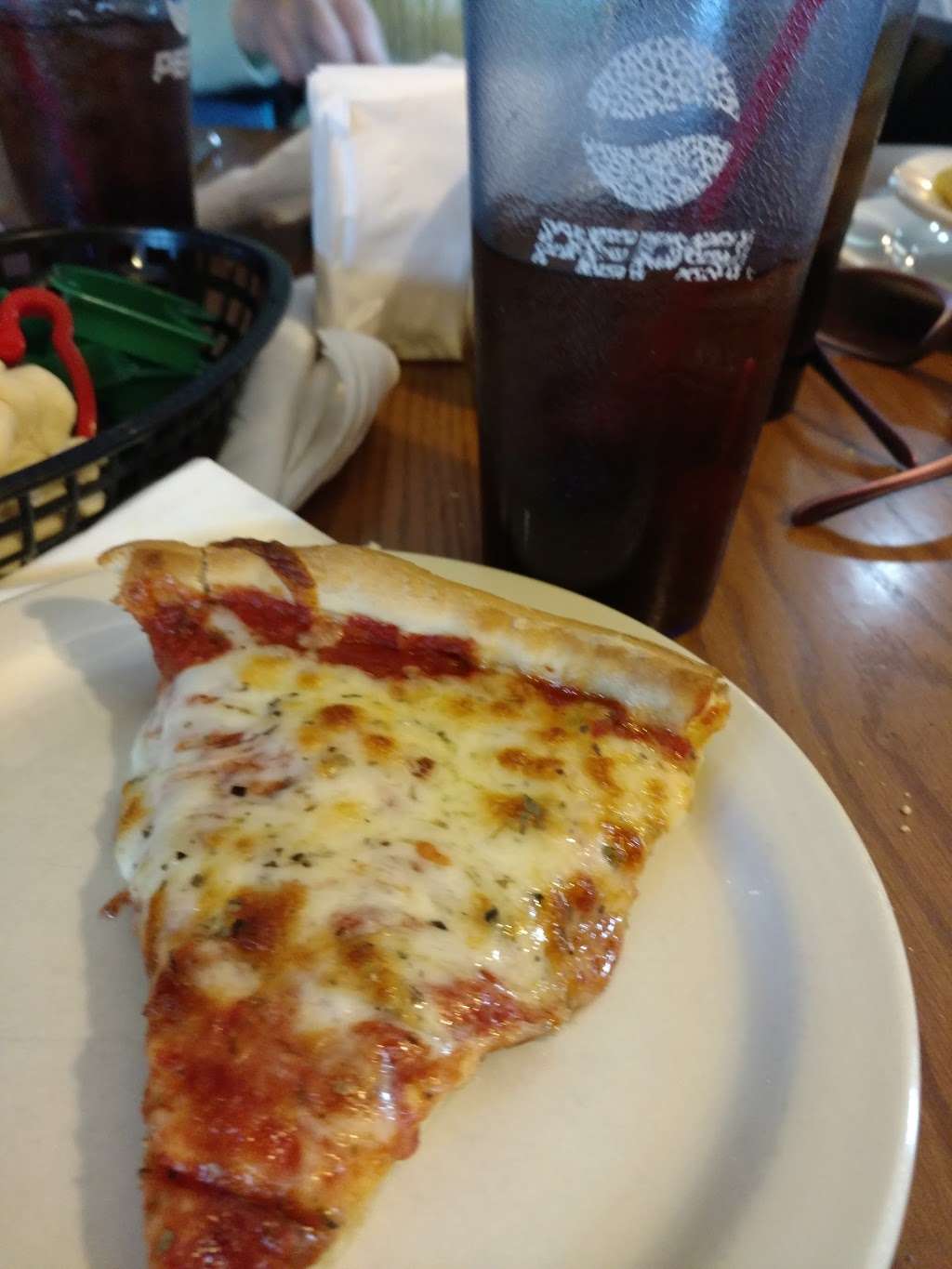 Dustys Pizza | 7613 Howe Rd, Wonder Lake, IL 60097 | Phone: (815) 653-2400