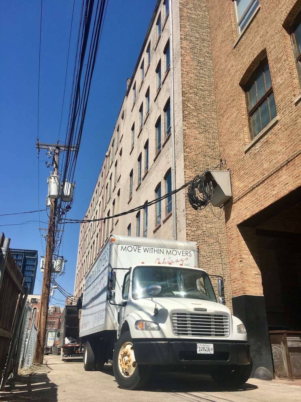 MOVE WITHIN MOVERS Chicago Inc | 4140 N Kedzie Ave Suite 2R, Chicago, IL 60618, USA | Phone: (312) 692-9562