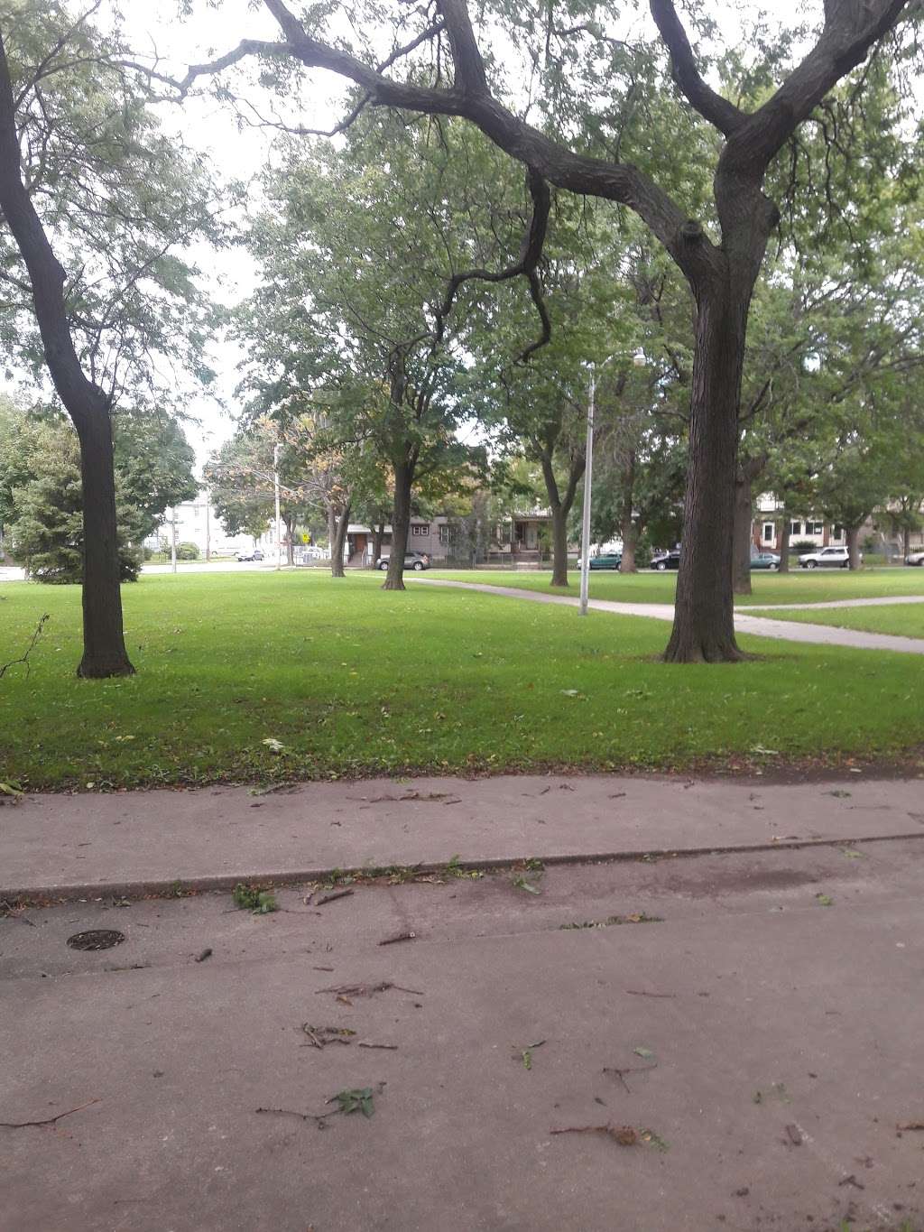 Clarke Square Park | 2330 W Vieau Pl, Milwaukee, WI 53204, USA | Phone: (414) 257-7275