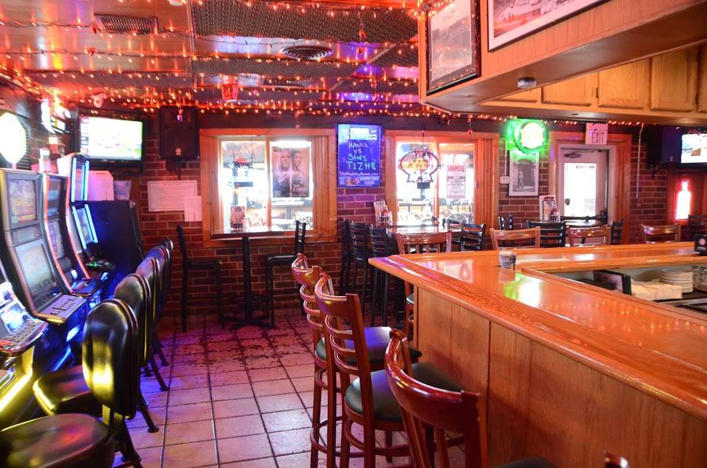 Crossroads Tavern & Eatery | 396 W Irving Park Rd, Wood Dale, IL 60191 | Phone: (630) 860-0055