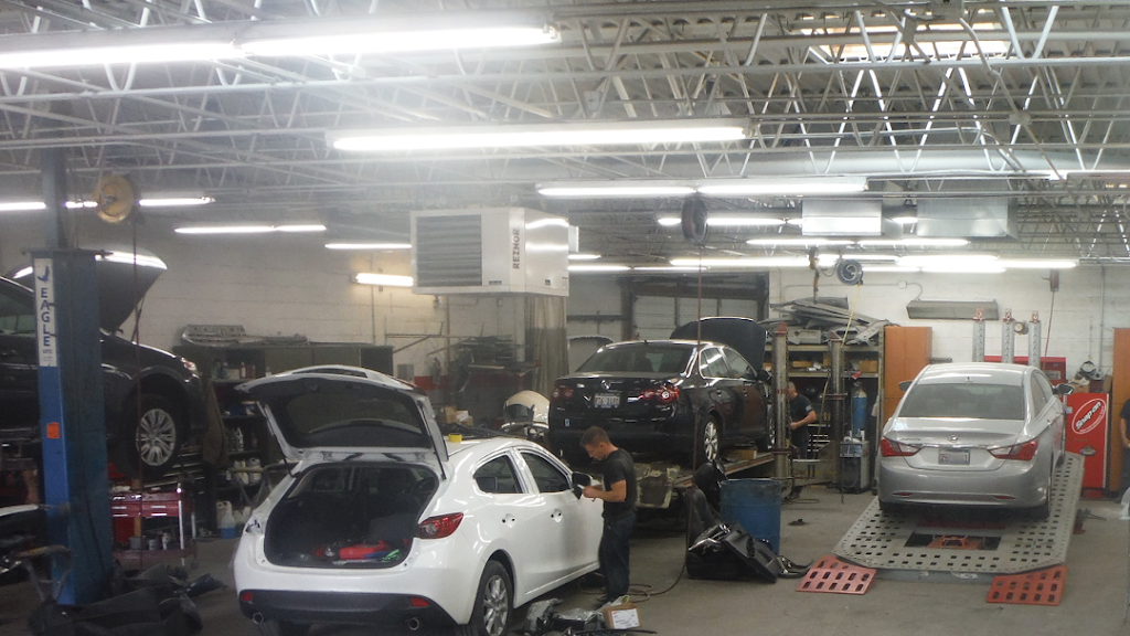 B & M Auto Collision Center | 4440 W Addison St, Chicago, IL 60641, USA | Phone: (773) 685-3200