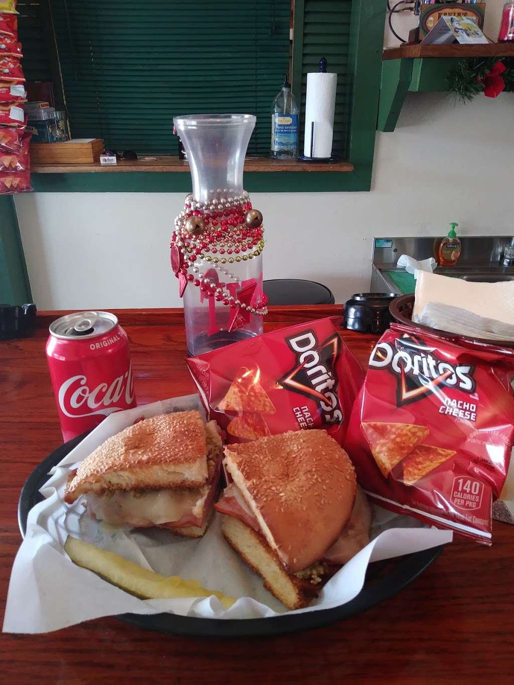 Novellis Deli & Sports Bar | 3209 TX-3, Dickinson, TX 77539, USA | Phone: (281) 534-6352
