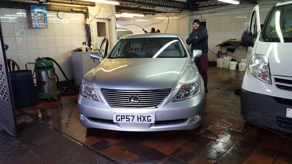 Aquarius Carwash Ltd | 376/, 378 N Circular Rd, London N13 6BJ, UK | Phone: 07739 212298