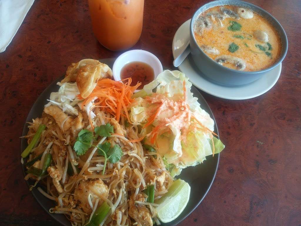Phang Roy Thai Cuisine | 877 S Citrus Ave, Azusa, CA 91702, USA | Phone: (626) 966-8797