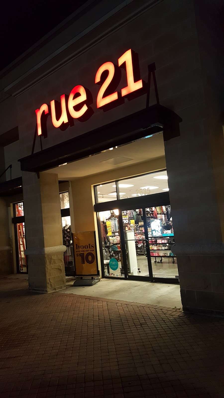 rue21 | 2635 W Osceola Pkwy, Kissimmee, FL 34741, USA | Phone: (407) 518-5170