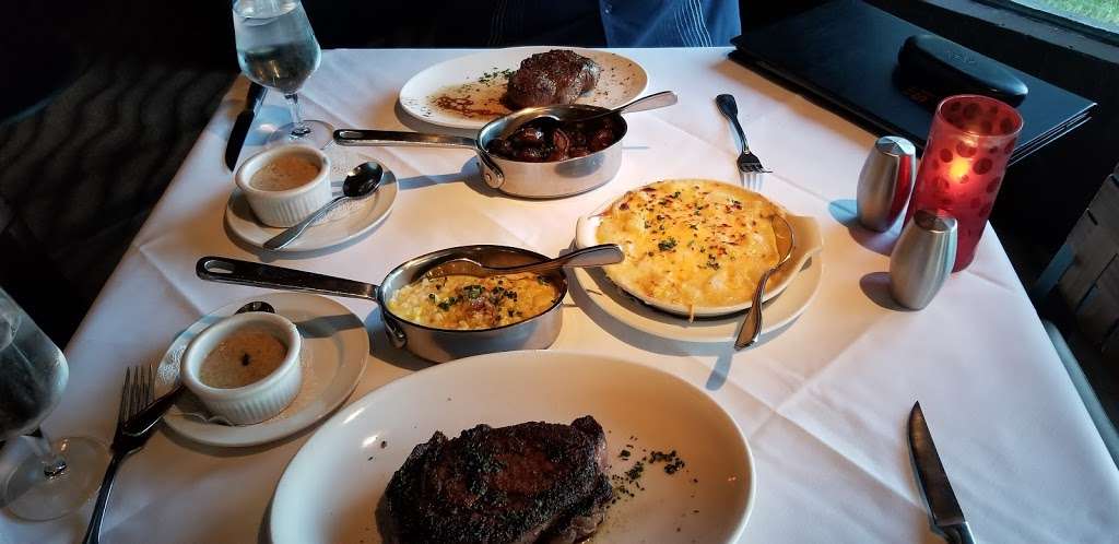 Simms Steakhouse | 11911 6th Ave, Lakewood, CO 80401 | Phone: (303) 237-0465