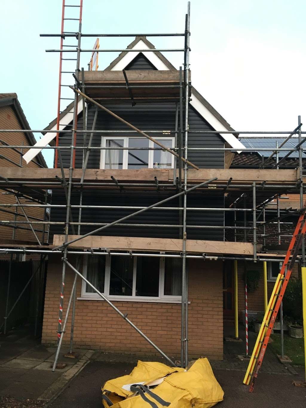 Affordable roofline | 74 Nutcroft, Datchworth, Stevenage SG3 6TG, UK | Phone: 07983 176318