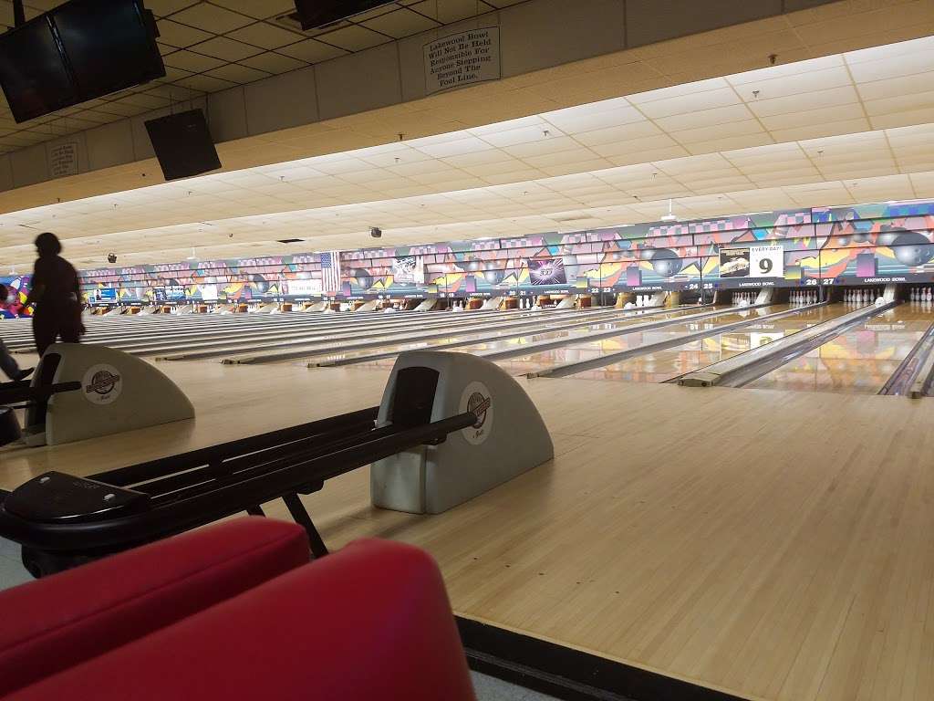 Lakewood Bowl | 5125 Sauk Trail, Richton Park, IL 60471, USA | Phone: (708) 481-3313