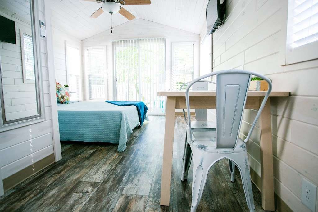 Long Cove Cabins, Charlottes Lakeside Glamping Eco-Resort & Pri | 14629 Rainbarrel Rd #5, Charlotte, NC 28278, USA | Phone: (704) 588-1467