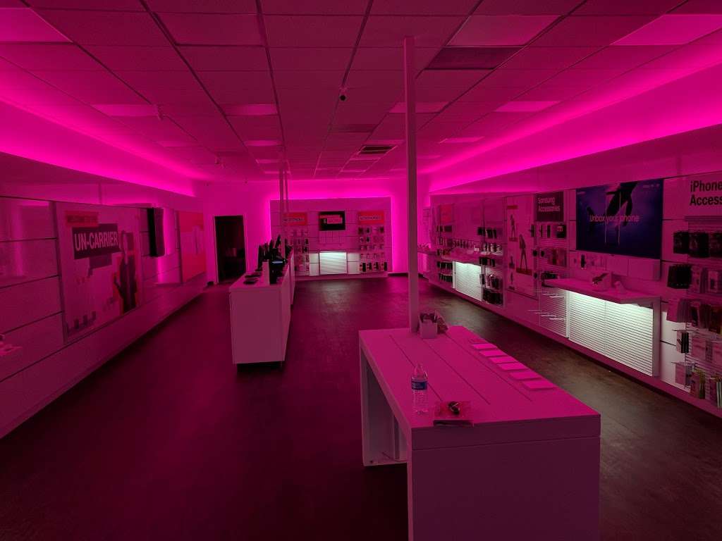 T-Mobile | 100 Gulf Fwy N Ste 128, League City, TX 77573, USA | Phone: (832) 905-6152