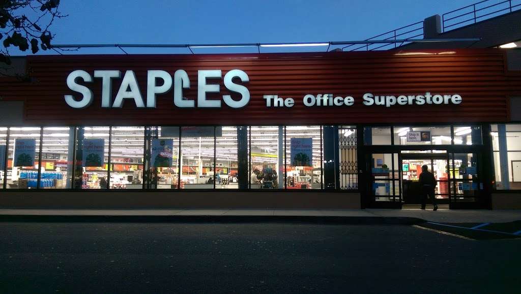 Staples | 134-01 20th Ave, College Point, NY 11356, USA | Phone: (718) 460-2258