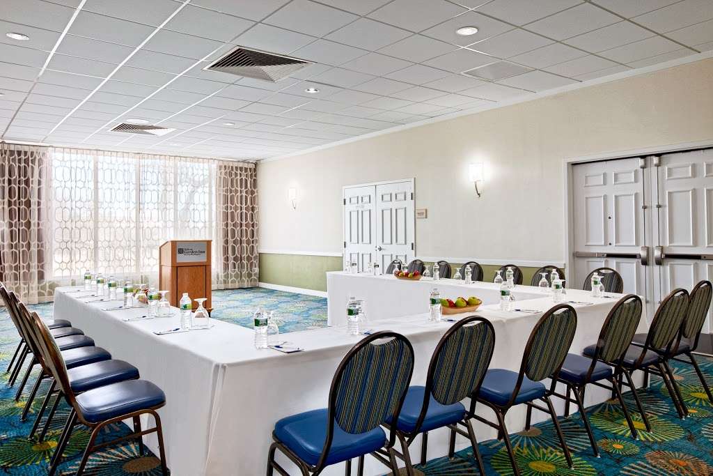 Hilton Garden Inn Boston-Burlington | 5 Wheeler Rd, Burlington, MA 01803, USA | Phone: (781) 272-8800