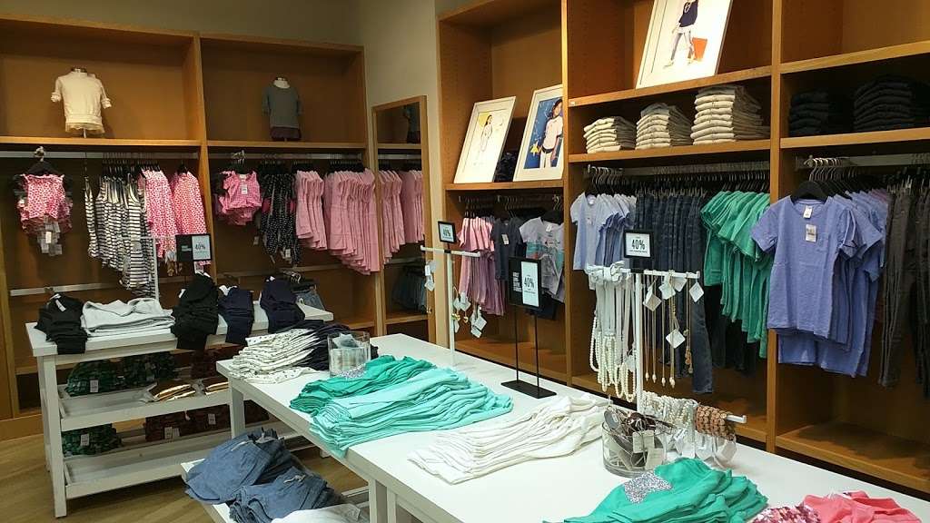 J.Crew Factory | 460 Evergreen Ct, Central Valley, NY 10917, USA | Phone: (845) 928-4400